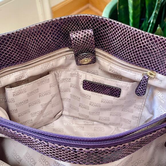 Michael Kors Hamilton Leather Purse Purple Snake Print Gold Chain - Picture 12 of 16